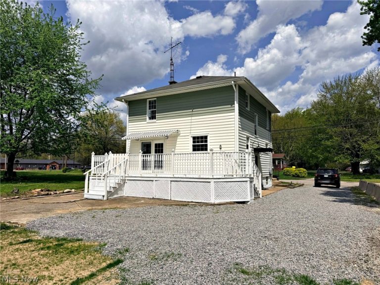 696 Ohio Avenue, Sebring, OH - Photo 5