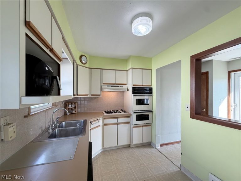 3 Broadmore Avenue, Bedford, OH - Photo 6