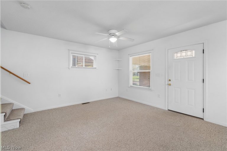 881 College Road, Alliance, OH - Photo 6