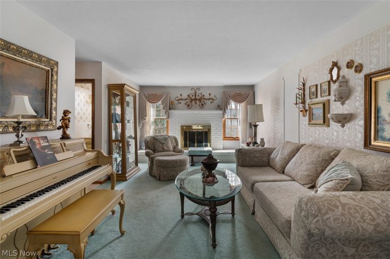 525 Narragansett Drive, Tallmadge, OH - Photo 5