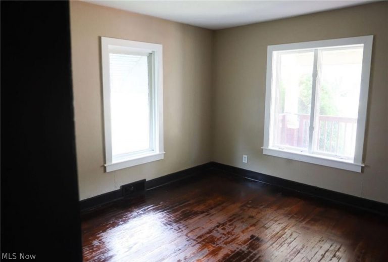 138 Clifton Drive, Boardman, OH - Photo 8