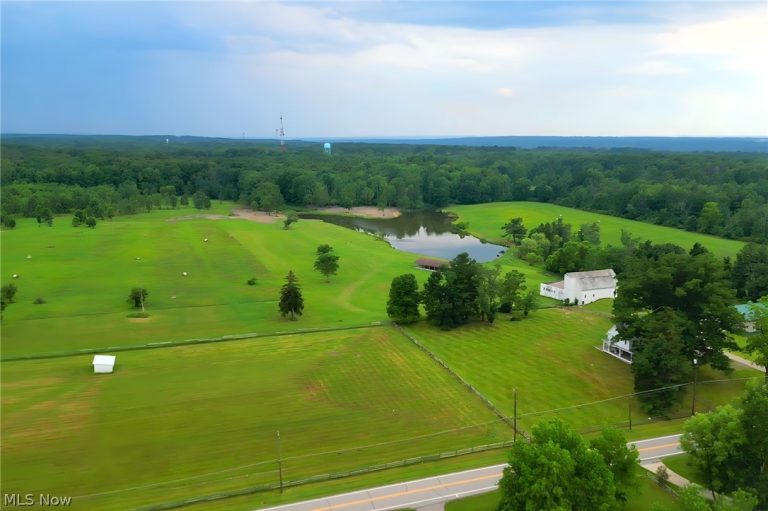 7139 Mulberry Road, Chesterland, OH - Photo 4