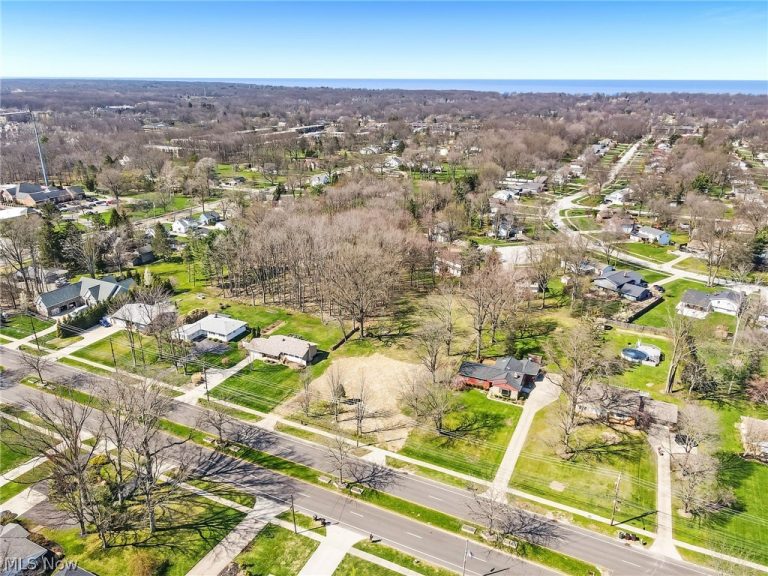 27050 Hilliard Boulevard, Westlake, OH - Photo 3