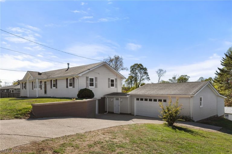 61060 Webb Heights Road, Shadyside, OH - Photo 2