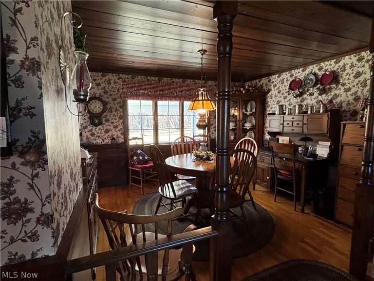 837 Walls Lake Drive, Vienna, OH - Photo 6