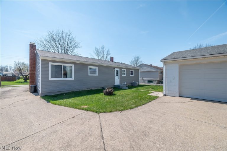739 Notre Dame Avenue, Austintown, OH - Photo 8