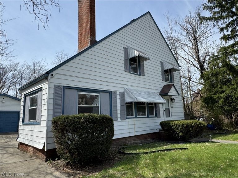 888 Medford Road, Cleveland Heights, OH - Photo 2