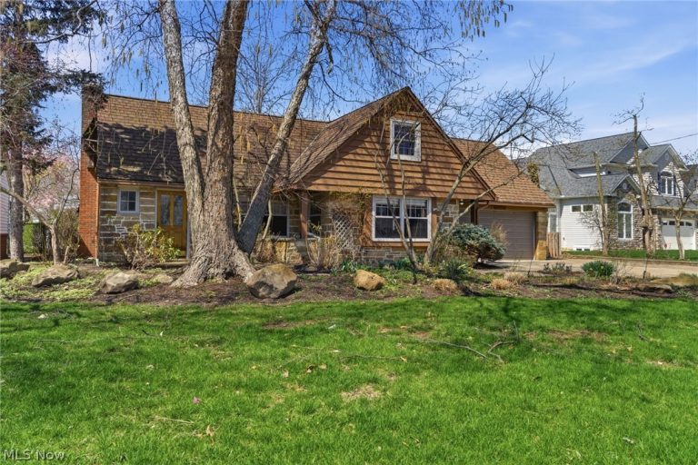 29319 Cresthaven Drive, Willowick, OH - Photo 2
