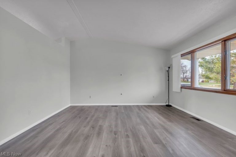 462 Waterbury Drive, Eastlake, OH - Photo 4