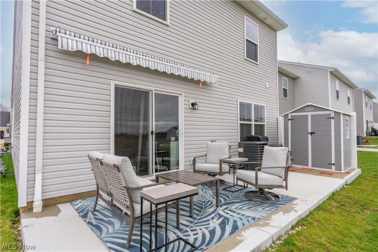 435 Honeycrisp Drive, Louisville, OH - Photo 5