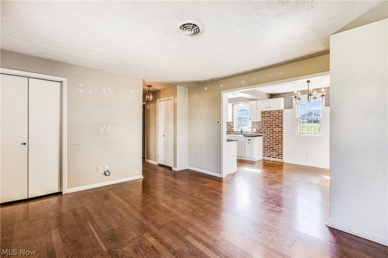125 Bittersweet Drive, Columbiana, OH - Photo 4