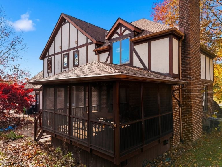 951 Azalea Boulevard, Barberton, OH - Photo 4