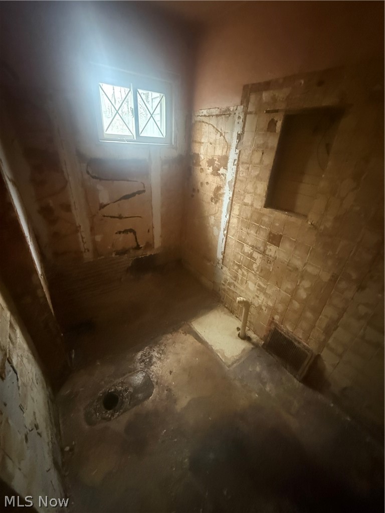 568 Columbus Street, Bedford, OH - Photo 6