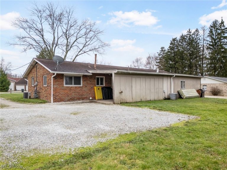 9931 Portage Street, Canal Fulton, OH - Photo 8