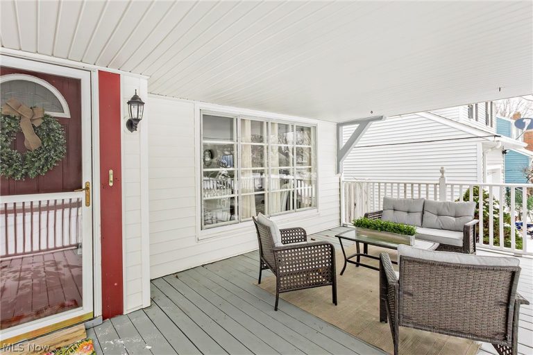 1284 Brainard Road, Lyndhurst, OH - Photo 3