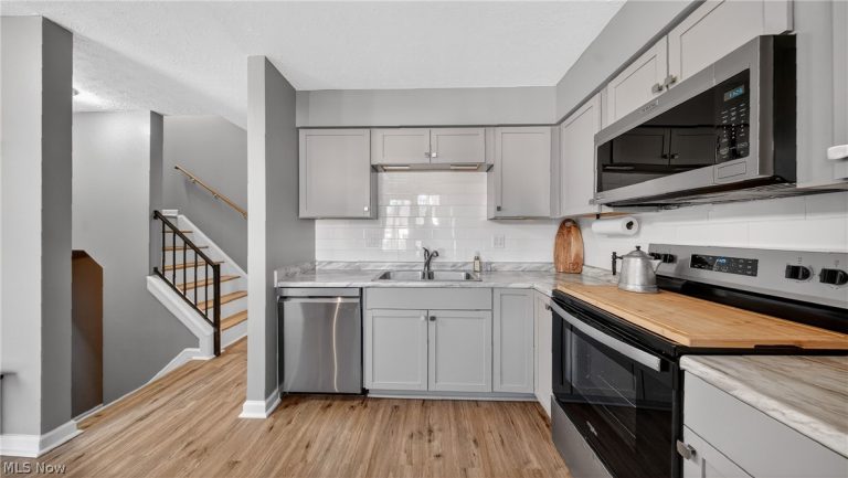 5236 Creekside Boulevard, Brunswick Hills, OH - Photo 5