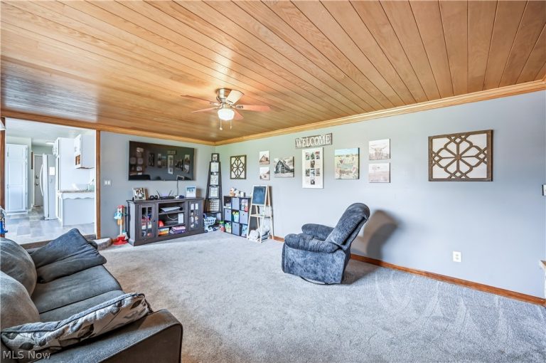 15312 Strader Road, East Liverpool, OH - Photo 8