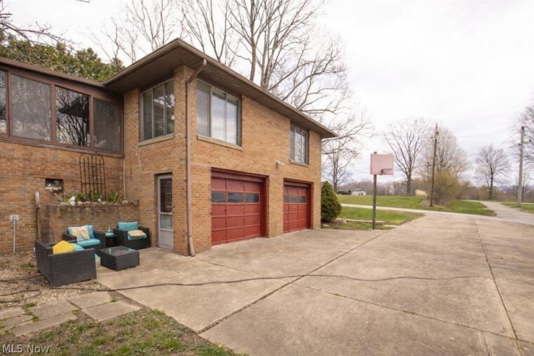 2986 Wilbanks Drive, Norton, OH - Photo 3
