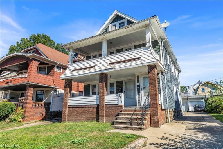 8113 Garfield Boulevard #1/DN, Garfield Heights, OH - Photo 2