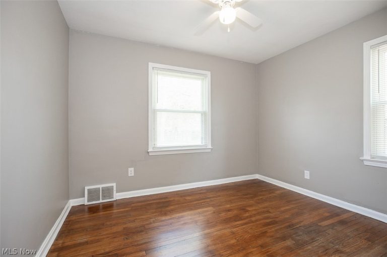 32610 Willowick Drive, Willowick, OH - Photo 8