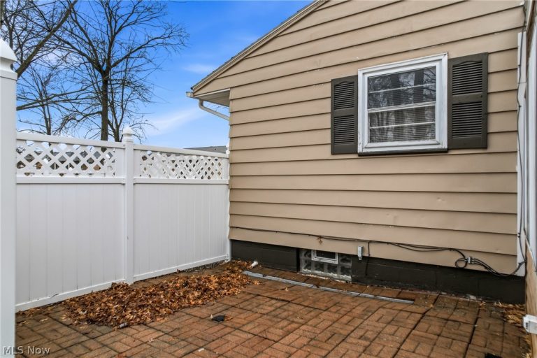 1323 Old Forge Road, Niles, OH - Photo 8