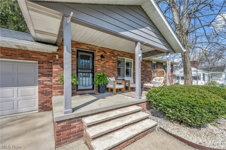 927 Eastwood Avenue, Tallmadge, OH - Photo 5