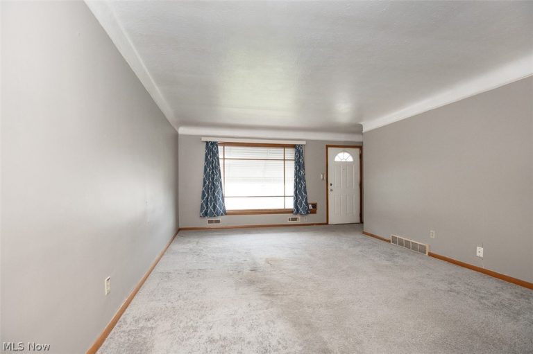 5531 Briarcliff Drive, Garfield Heights, OH - Photo 2
