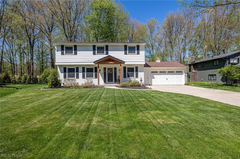27446 Benwood Circle, North Olmsted, OH - Photo 2