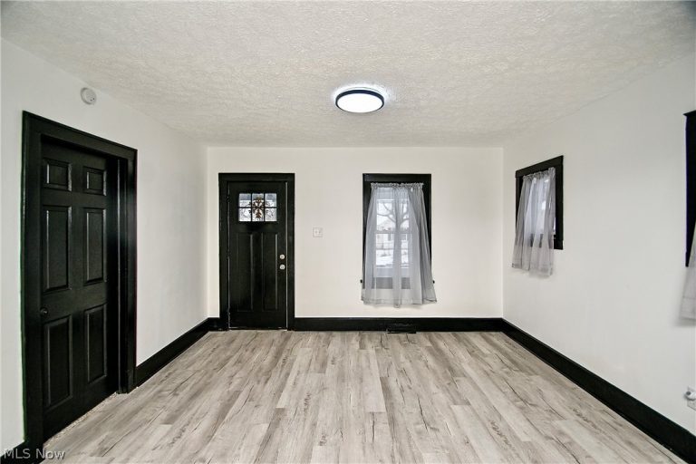 1228 Arnold Avenue, Akron, OH - Photo 5