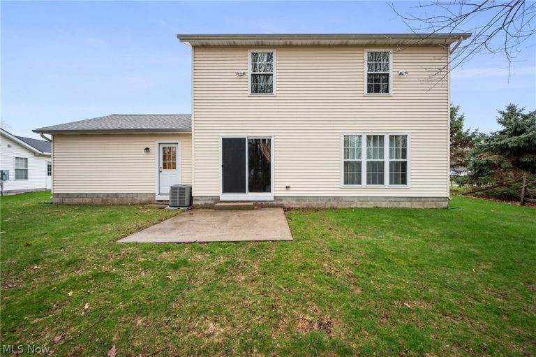 909 Lake Terrace Drive, Painesville, OH - Photo 4