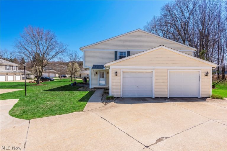 10055 Independence Drive #9B, North Royalton, OH - Photo 2