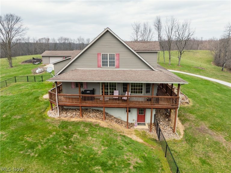 18579 Hobbler Lane, Lore City, OH - Photo 8