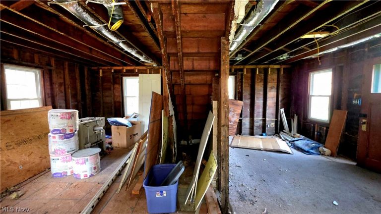 317 1/2 Fourth Street, Marietta, OH - Photo 8