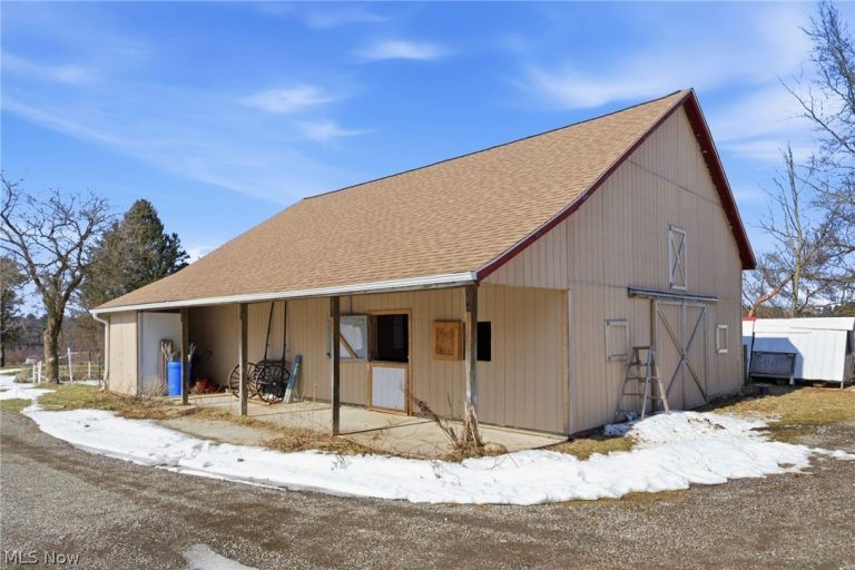 11361 Clay Street, Huntsburg, OH - Photo 4