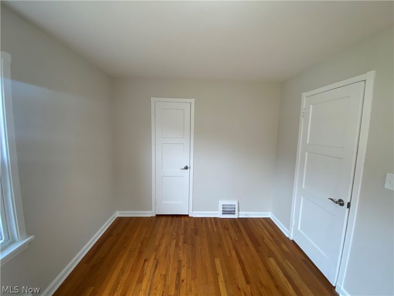 805 254th Street, Euclid, OH - Photo 5