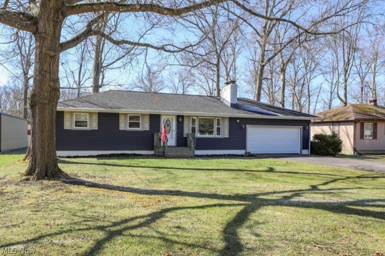 17997 Hillcrest Drive, Lake Milton, OH, 44429