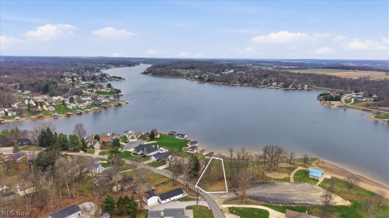 368 Baldwin Dr Drive, Howard, OH - Photo 4