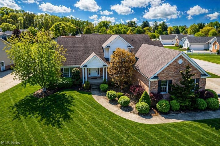 1204 Stone Crossing Street, Canton, OH - Photo 2