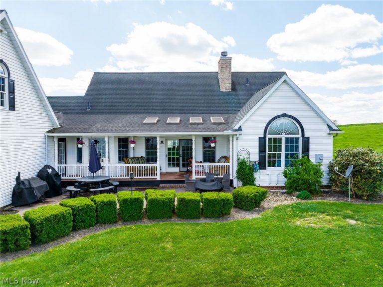 2040 Wesley Chapel Road, Zanesville, OH - Photo 3