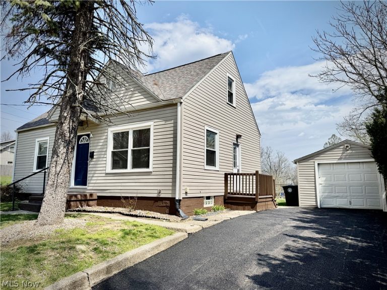 1331 Sunrise Drive, Akron, OH - Photo 3