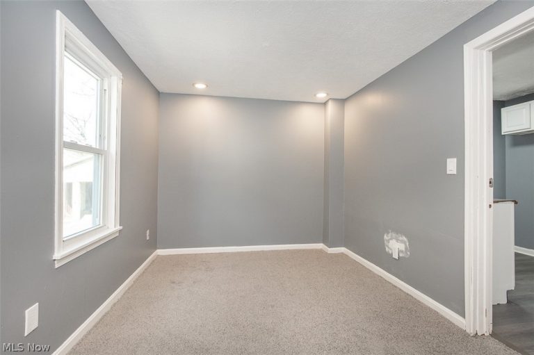 7815 Jeffries Avenue, Cleveland, OH - Photo 6