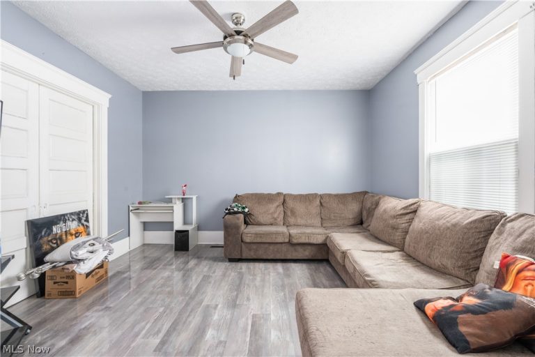 354 Clarendon Avenue, Canton, OH - Photo 3