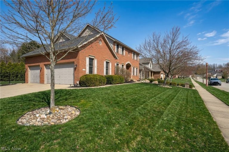 806 Forrest Ridge Drive, Dover, OH - Photo 3