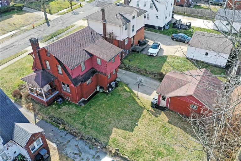 218 Upland Avenue, Youngstown, OH - Photo 8