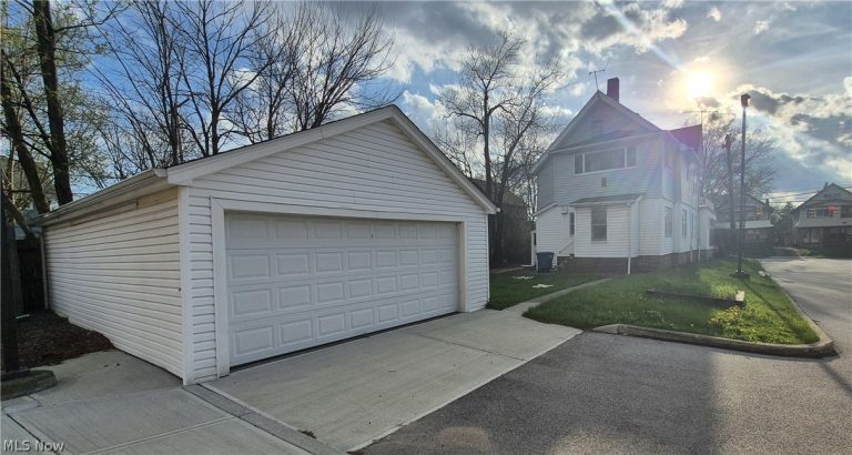 2023 Warren Road, Lakewood, OH - Photo 5