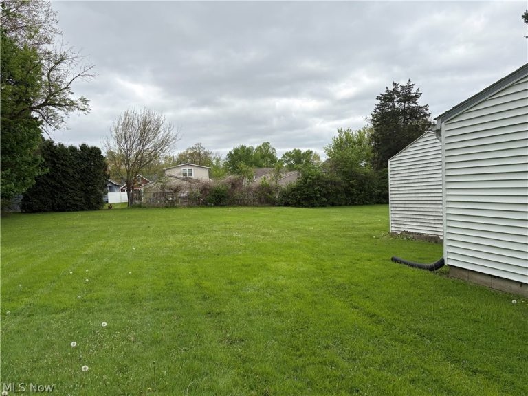 1478 Morris Street, Mineral Ridge, OH - Photo 2