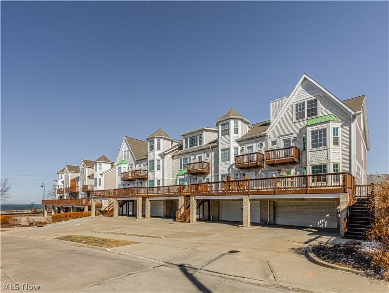 1219 69th Street, Cleveland, OH, 44102