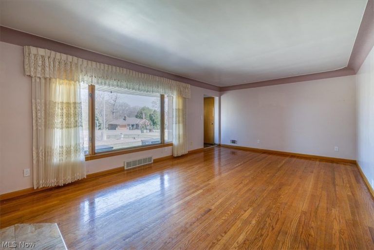 5855 Ridgewood Drive, Parma, OH - Photo 6