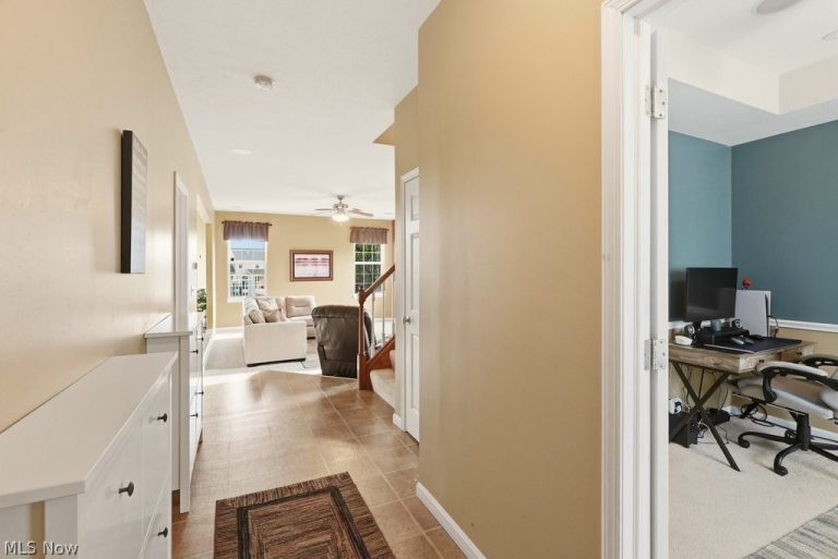 214 Gatwick Grove Circle, Wadsworth, OH - Photo 4