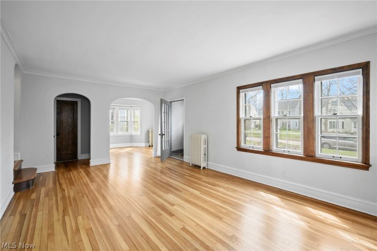 3281 Braemar Road, Shaker Heights, OH - Photo 4